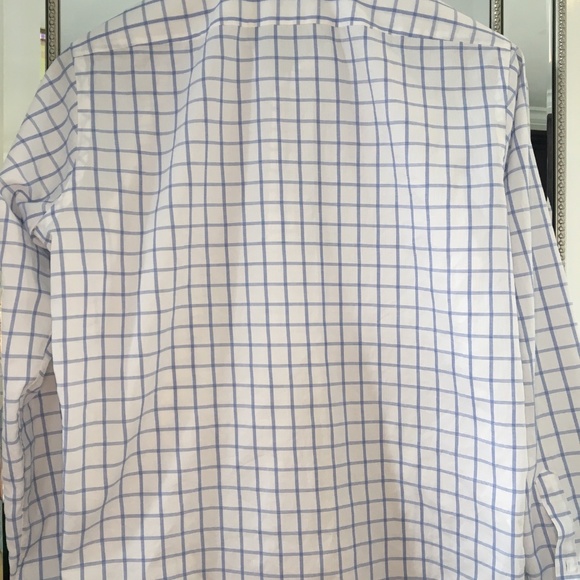 ⭐️⭐️⭐️Host Pick ⭐️⭐️⭐️Hugo Boss Dress Shirt - Picture 4 of 5